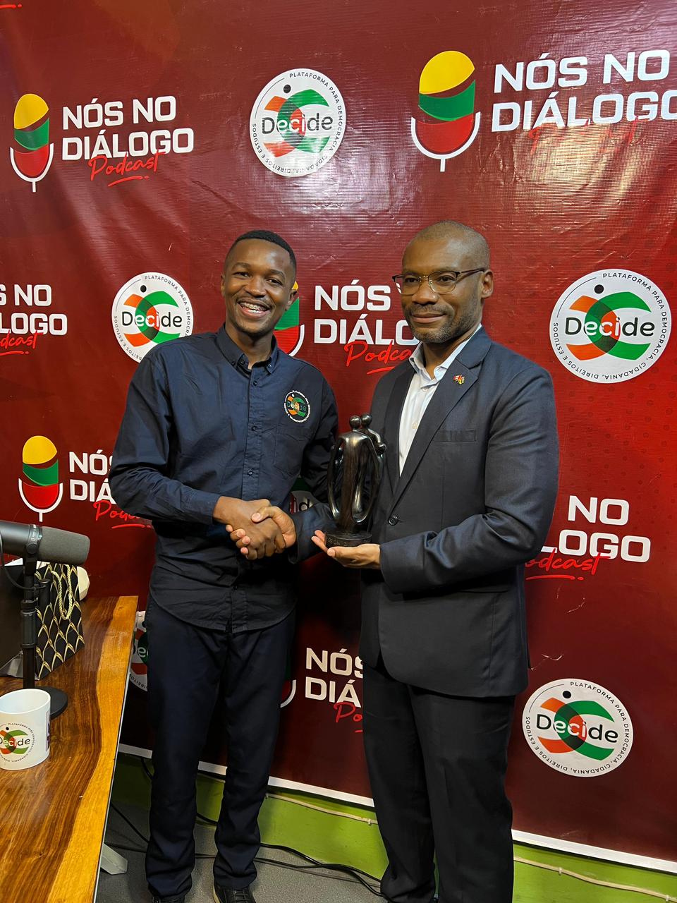 ALTO COMISSÁRIO DO CANADÁ VISITA A DECIDE